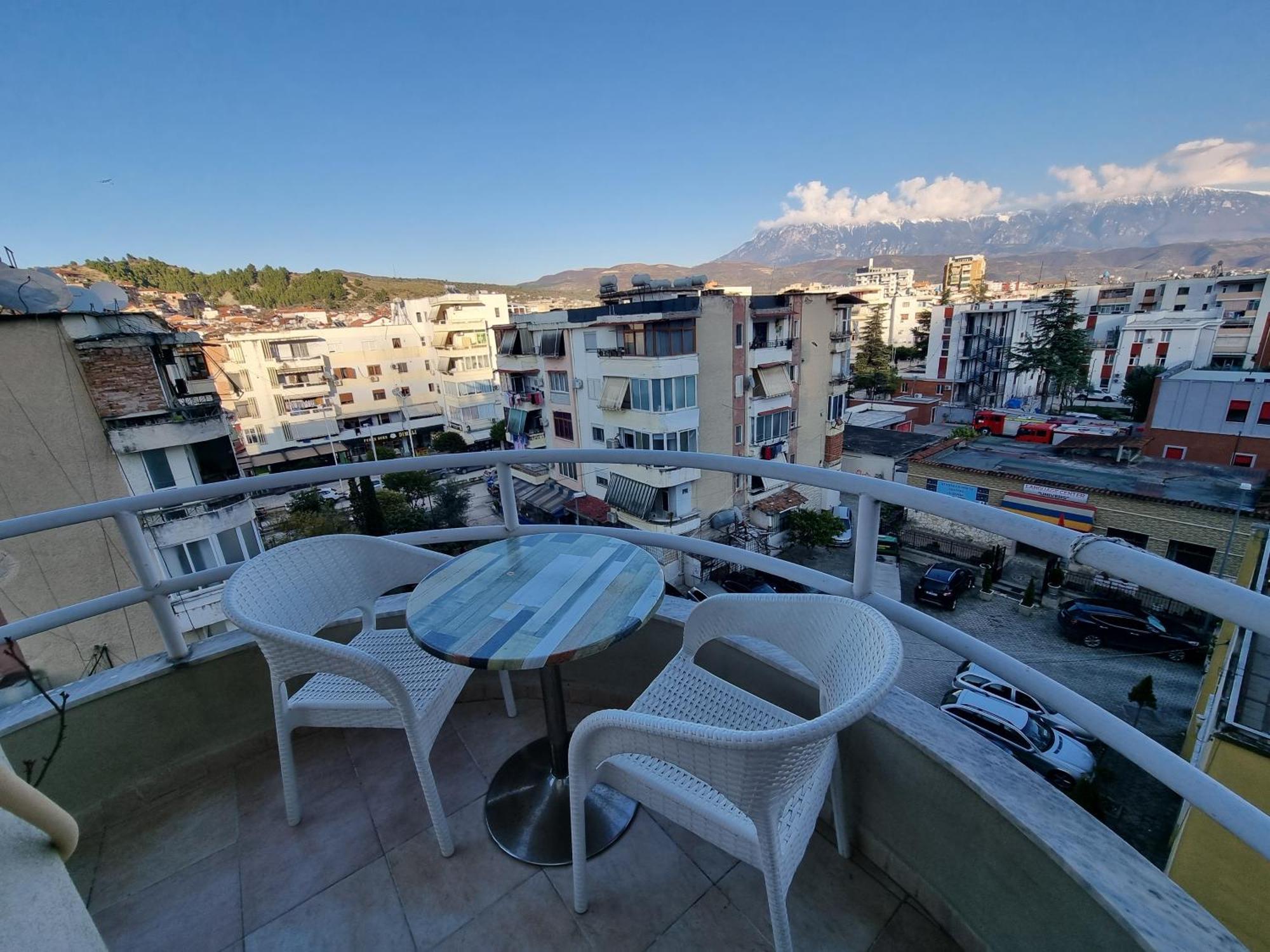 Kc Apartment Берат Екстериор снимка