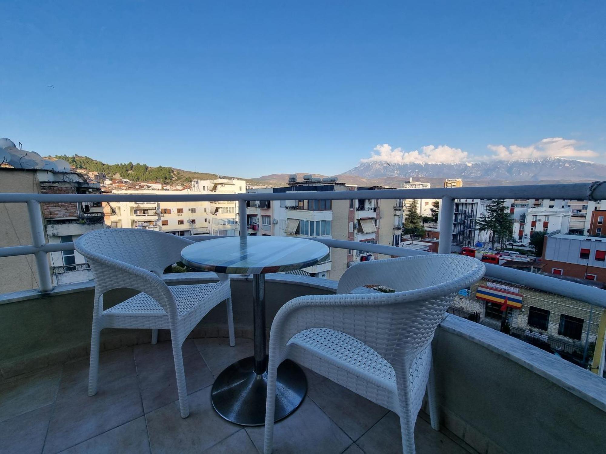 Kc Apartment Берат Екстериор снимка