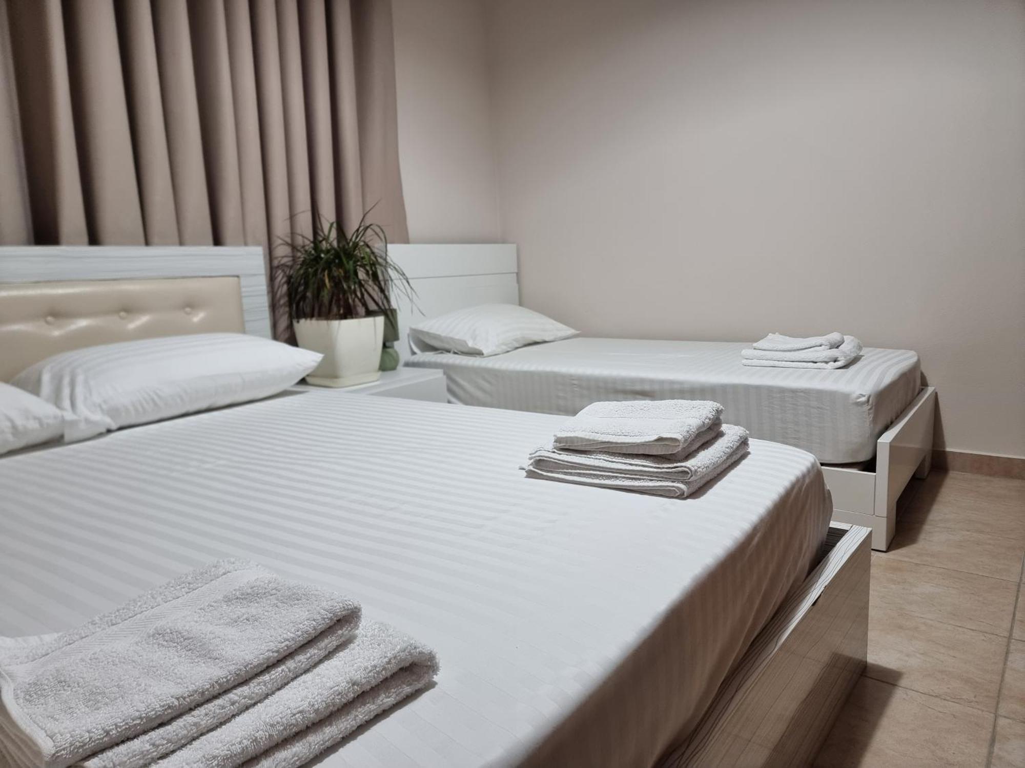 Kc Apartment Берат Екстериор снимка